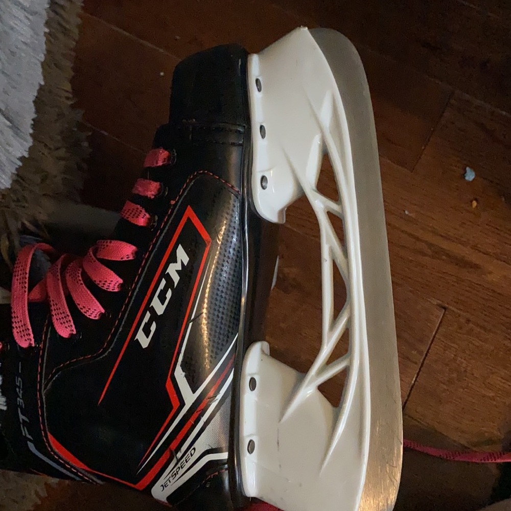 Kids ccm skates - Picture 4 of 4